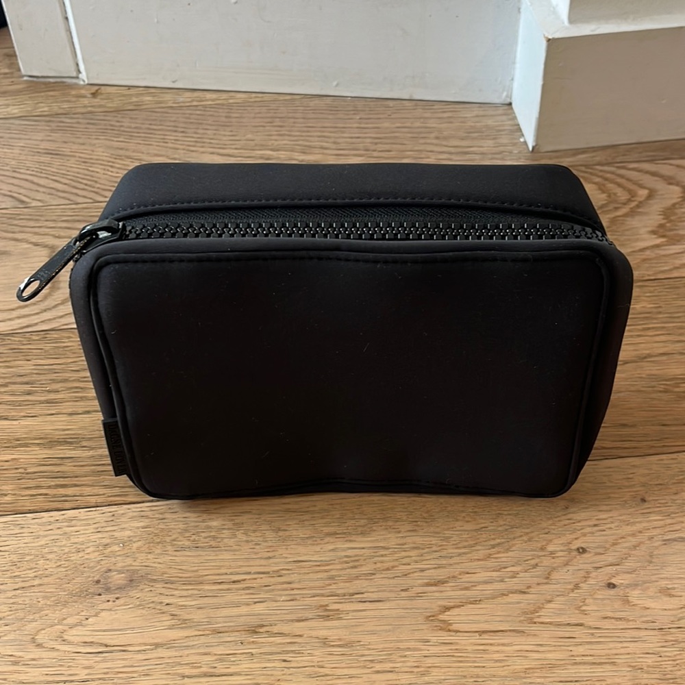 Dagne Dover tech organizer, never used